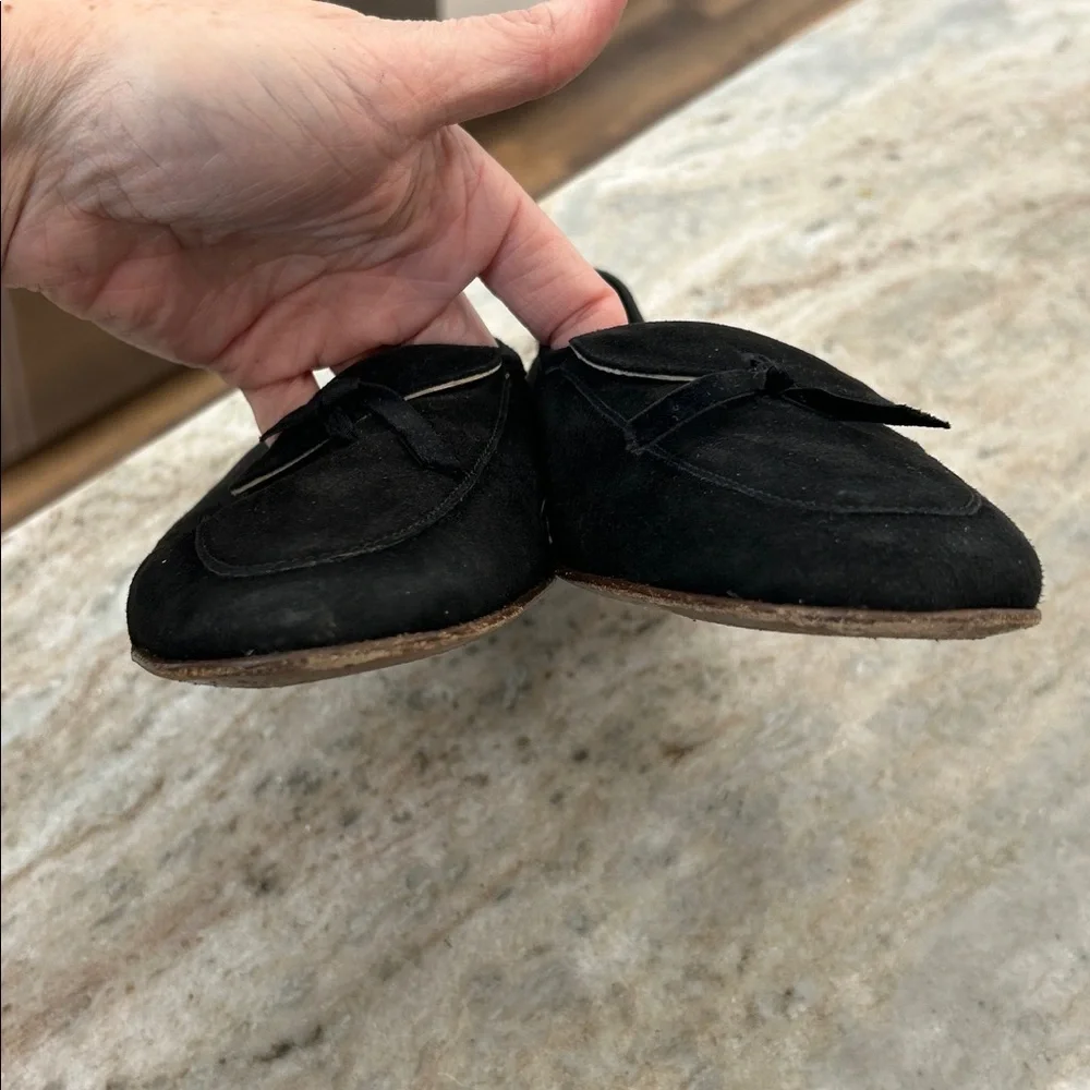 Elegant Black Suede Loafers - Picture 16 of 16